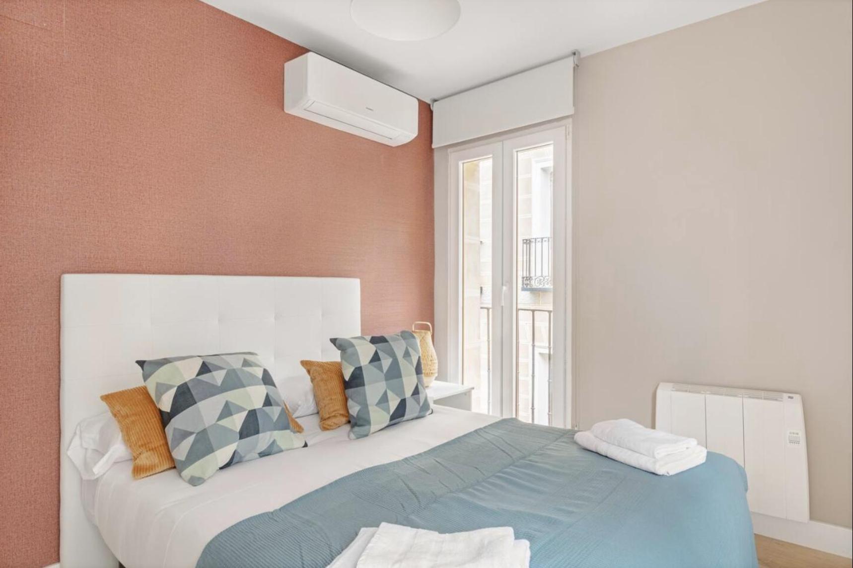 2 Bedrooms 1 Bathroom Furnished - Las Letras - Bright - Mintystay Madrid Extérieur photo